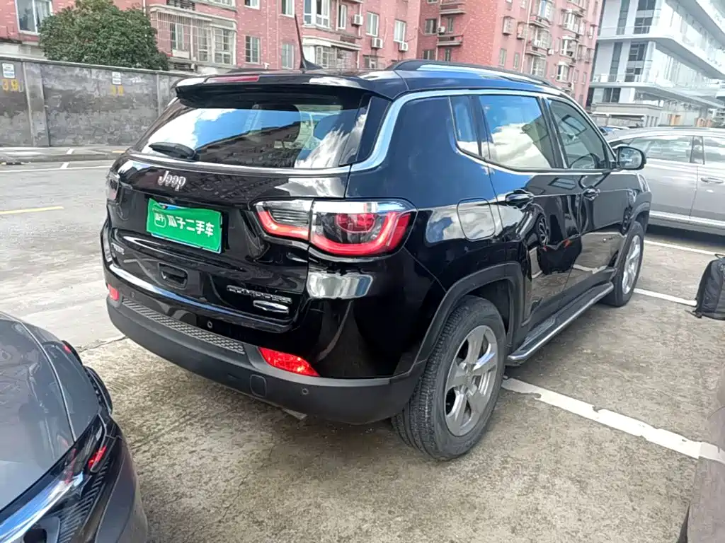 Jeep Compass — миниатюра 7