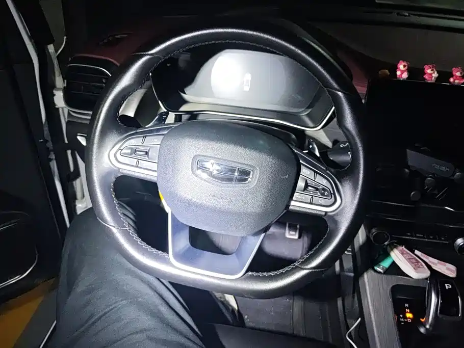 Geely Binyue — миниатюра 15