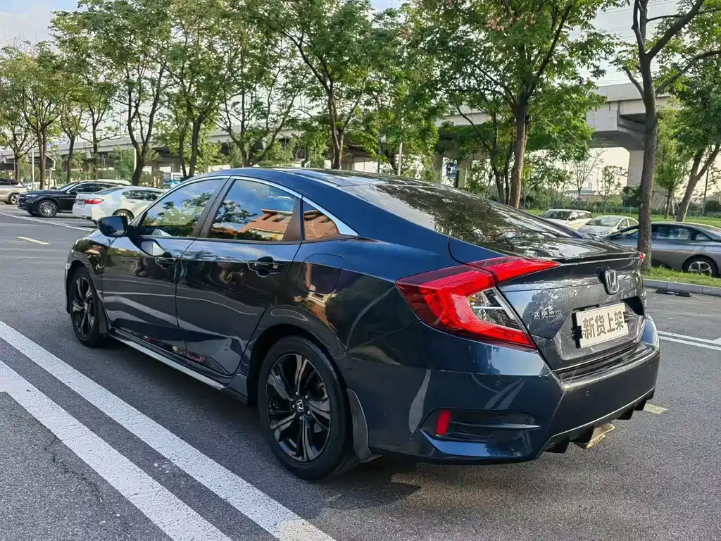Honda Civic — миниатюра 7