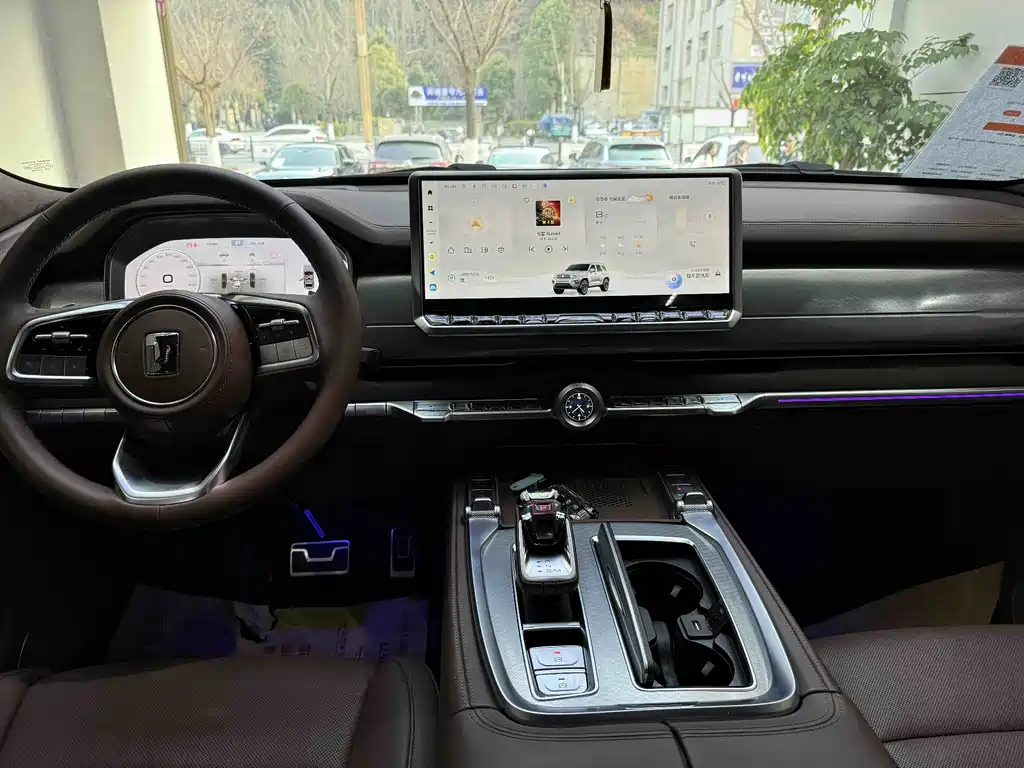 TANK TANK 700 NEW ENERGY