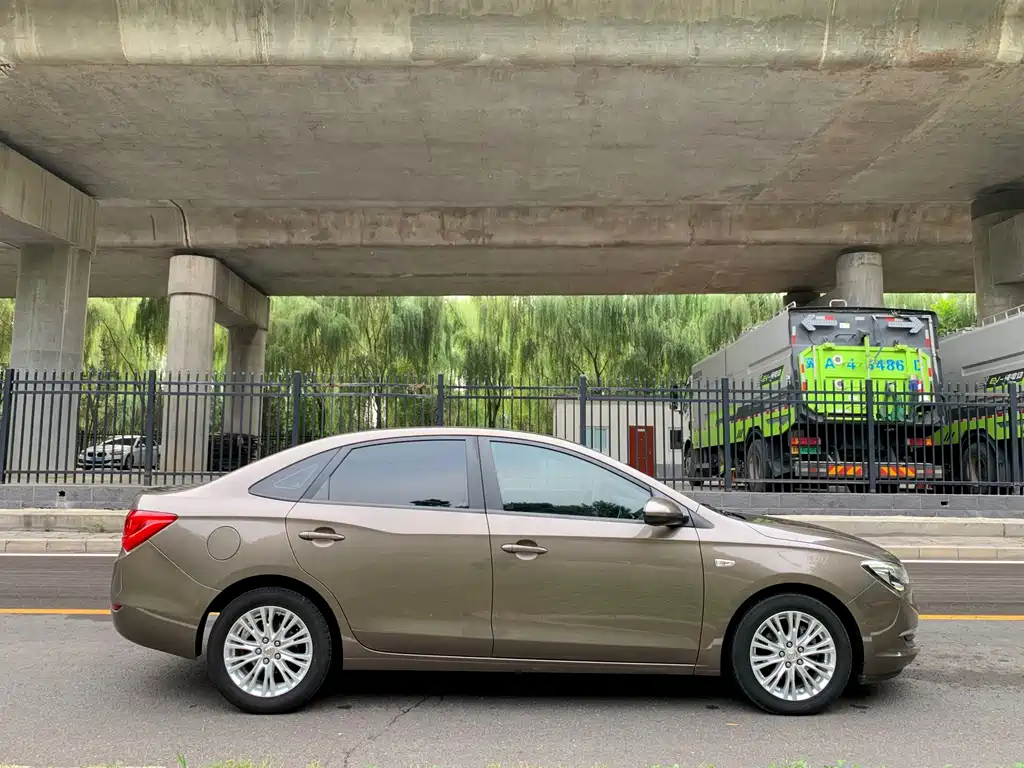 Buick Excelle — миниатюра 6