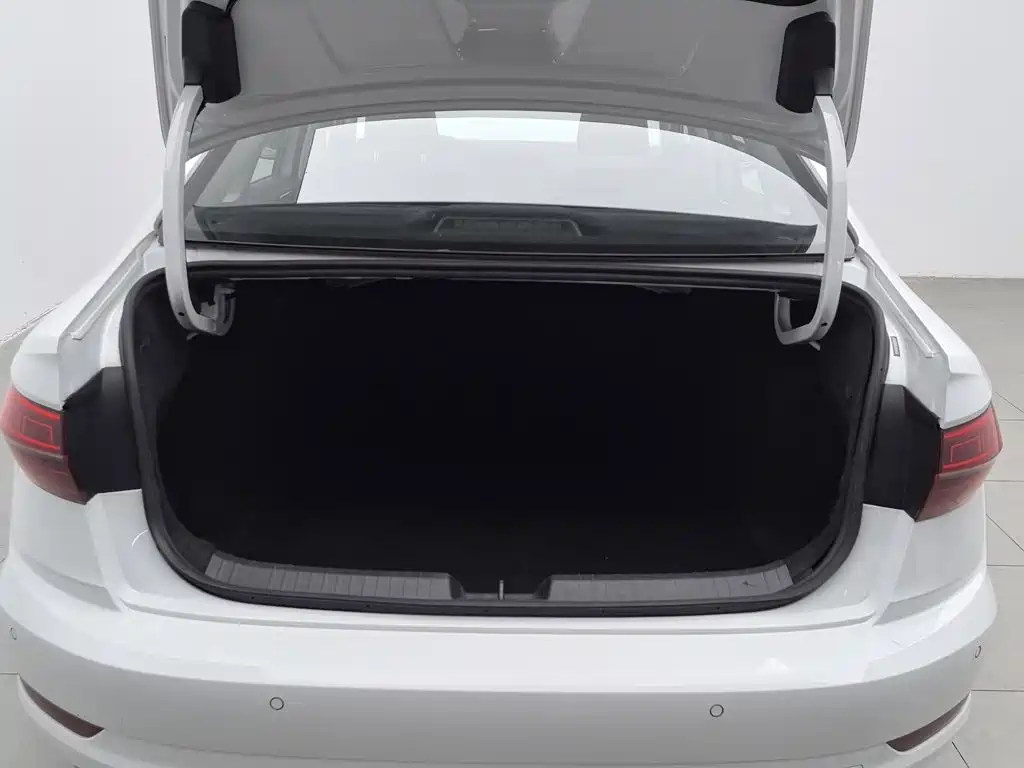 Volkswagen Sagitar — миниатюра 16