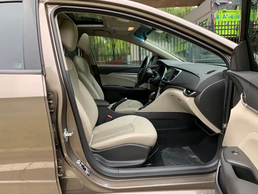 Buick Excelle — миниатюра 9