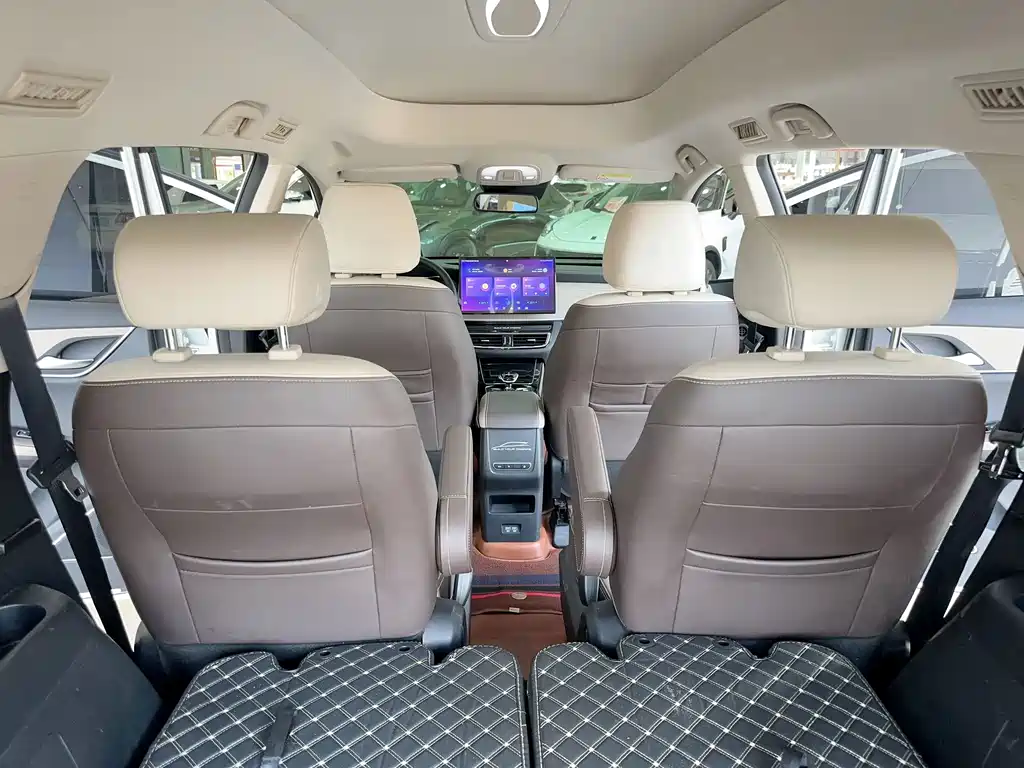 BYD MAX New Energy — миниатюра 13