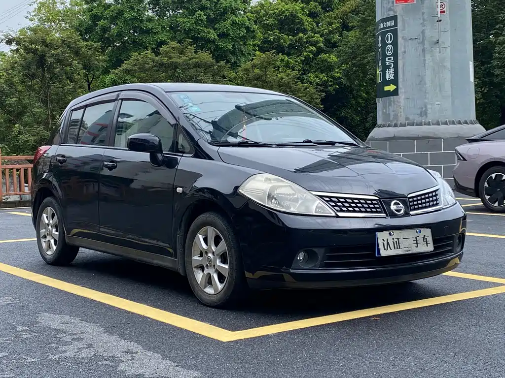Nissan Tiida — миниатюра 3