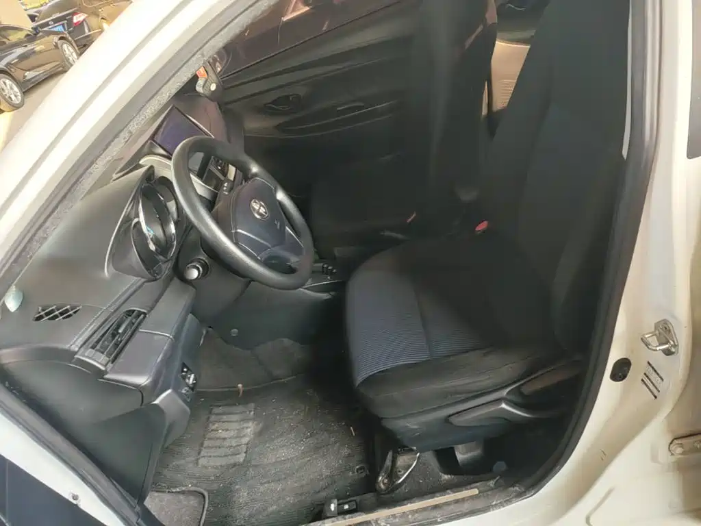 Toyota Yaris L — миниатюра 15
