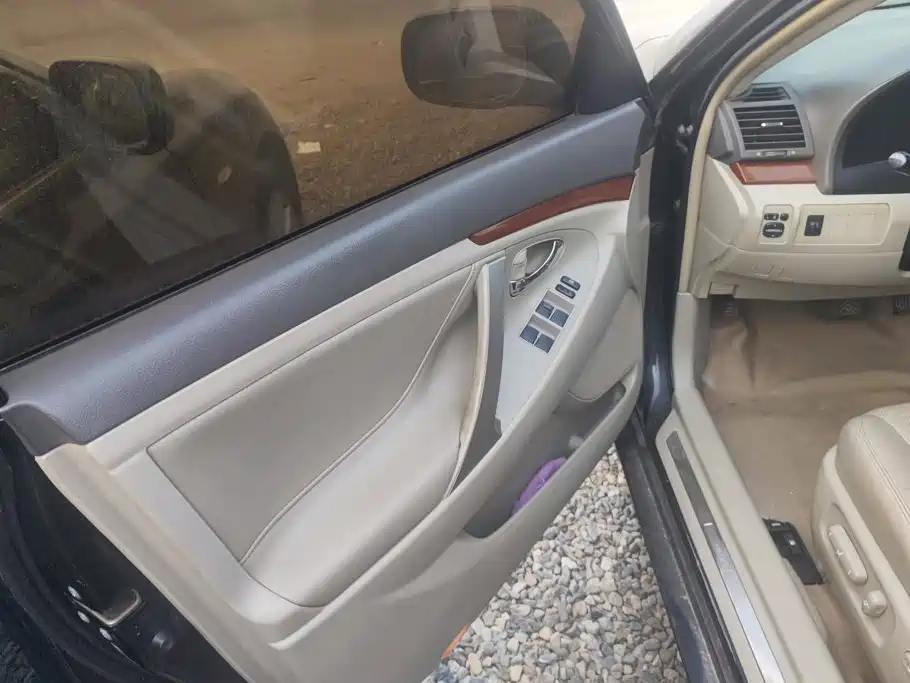Toyota Camry — миниатюра 7