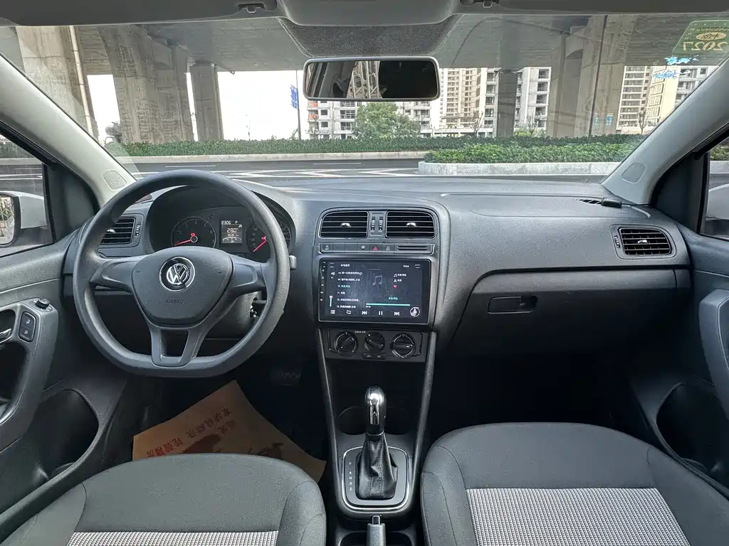 Volkswagen Polo — миниатюра 12