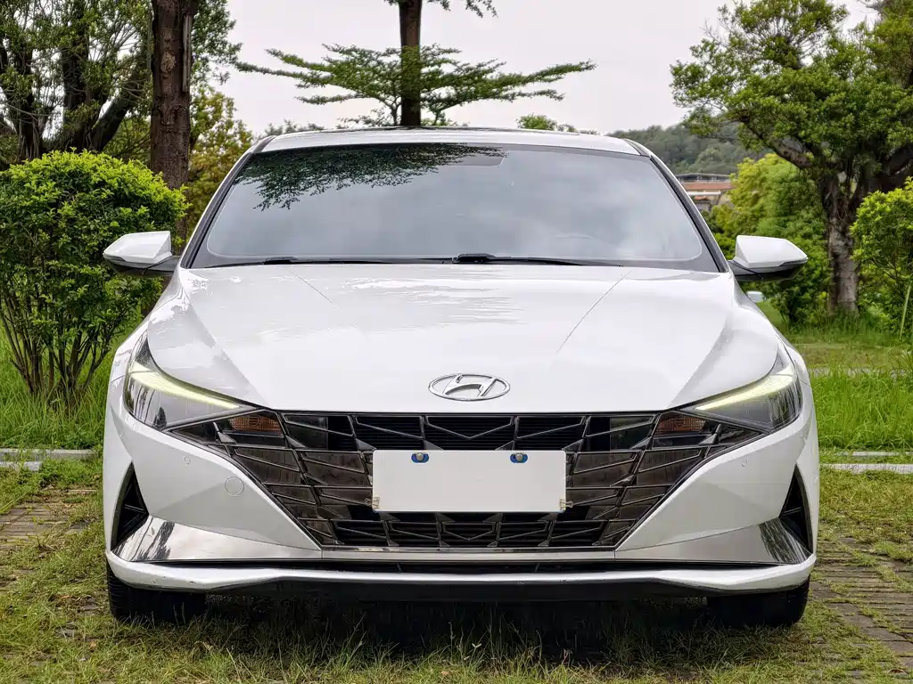 Hyundai Elantra — миниатюра 2