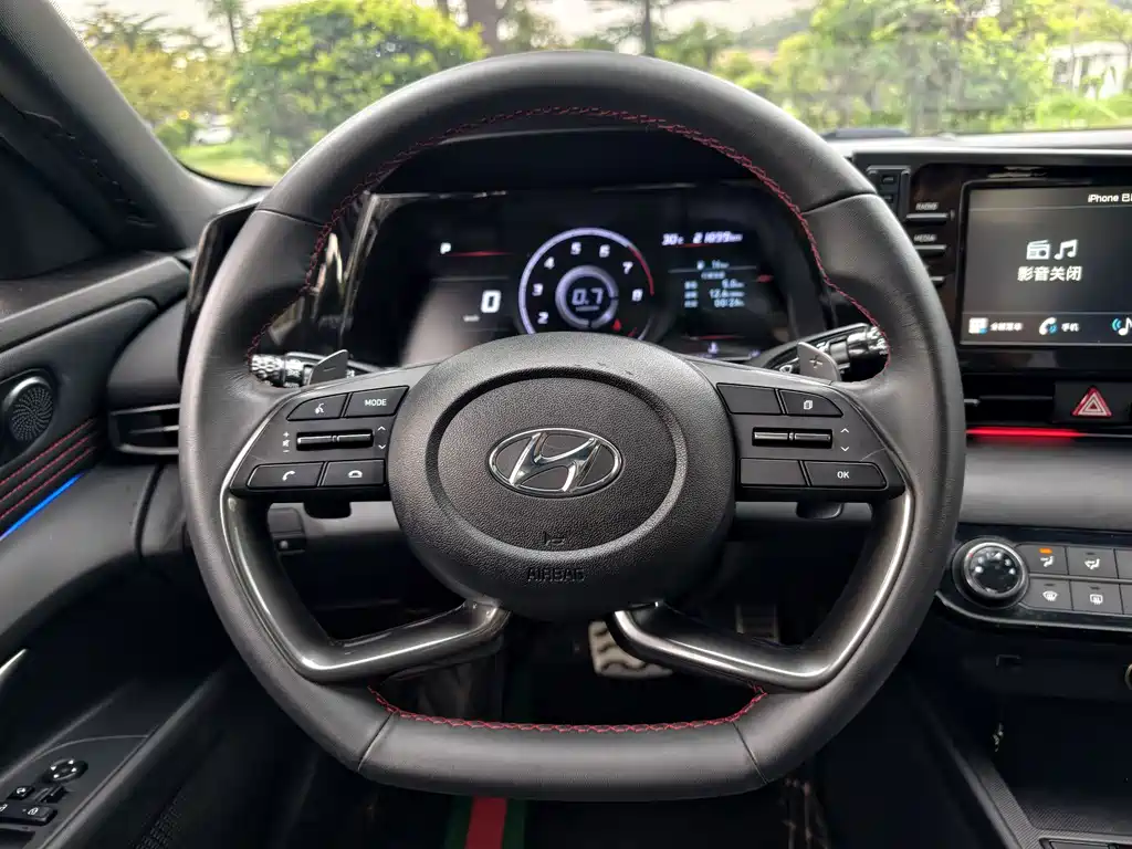 Hyundai Elantra — миниатюра 20