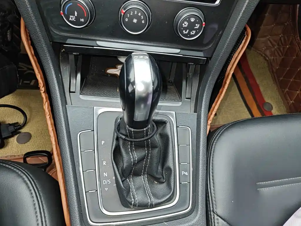Volkswagen Golf — миниатюра 14