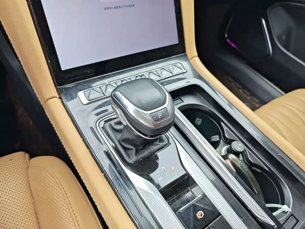 Hongqi Hongqi H5 — миниатюра 14