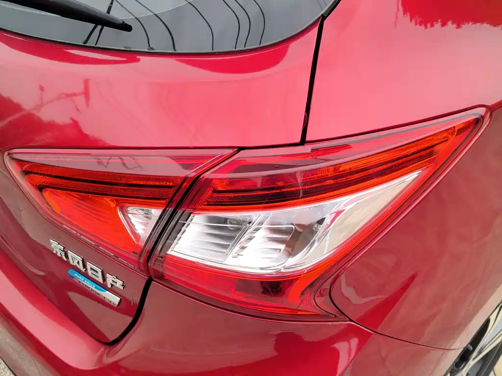 Nissan Tiida — миниатюра 17