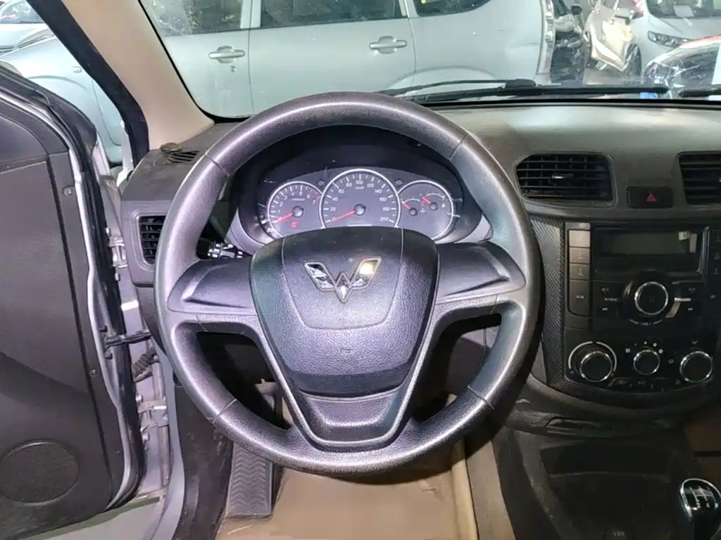 Wuling Hongguang — миниатюра 11