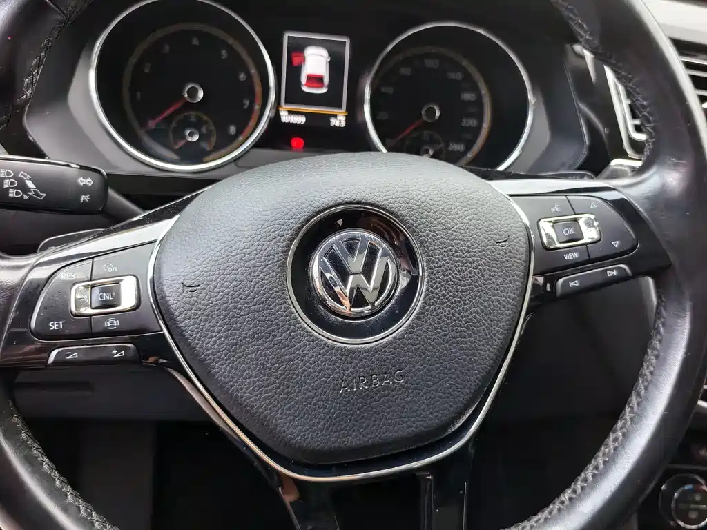 Volkswagen Tiguan L — миниатюра 15