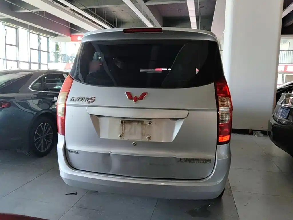Wuling Hongguang — миниатюра 6