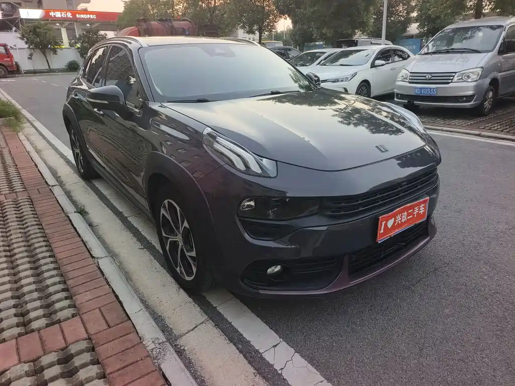 Lynk & Co 02