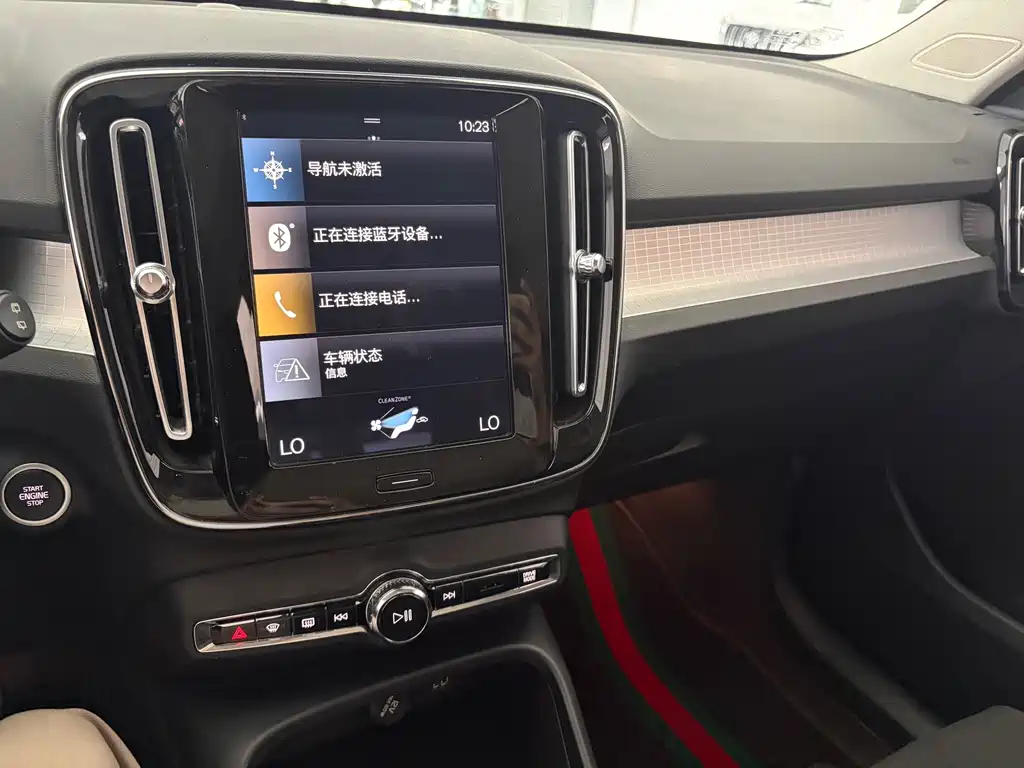Volvo XC40 — миниатюра 10
