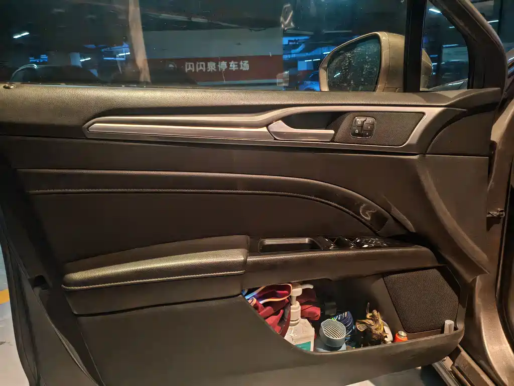 Ford Mondeo — миниатюра 10