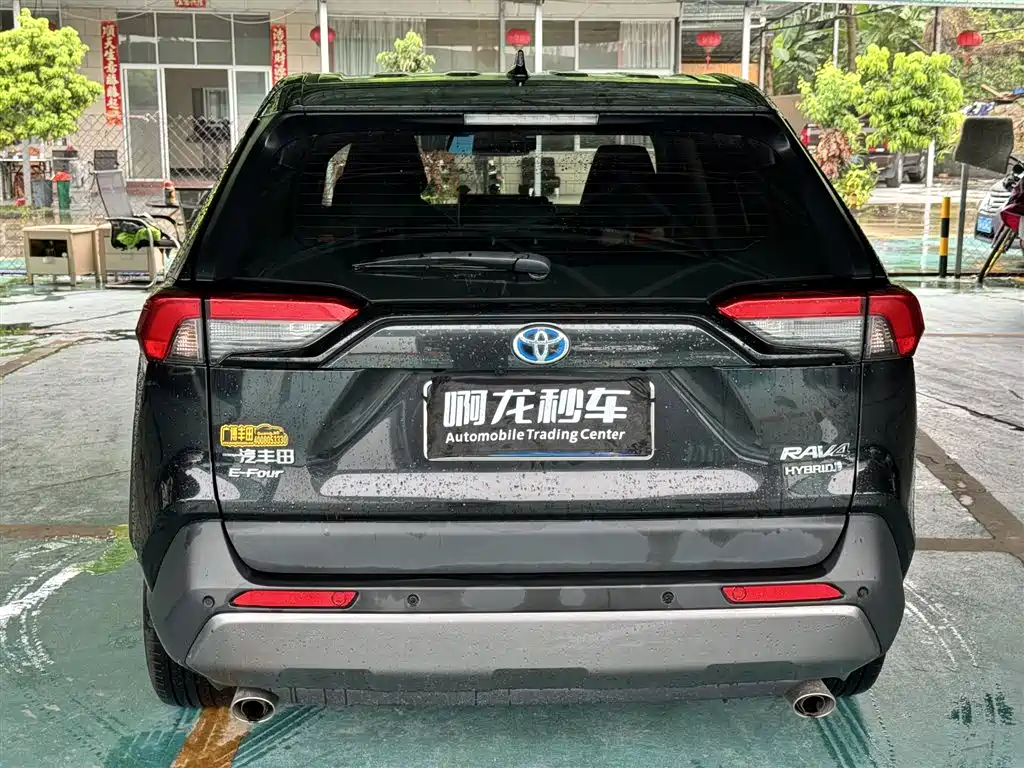 Toyota RAV4 — миниатюра 8