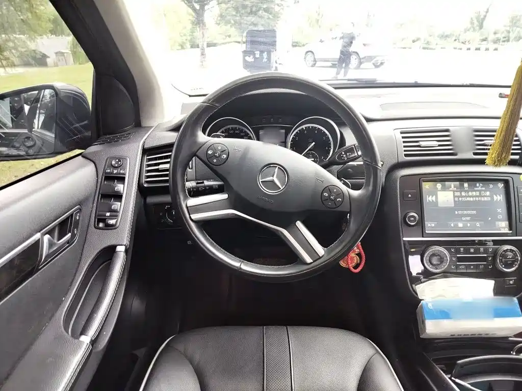 Mercedes-Benz R-Class — миниатюра 6