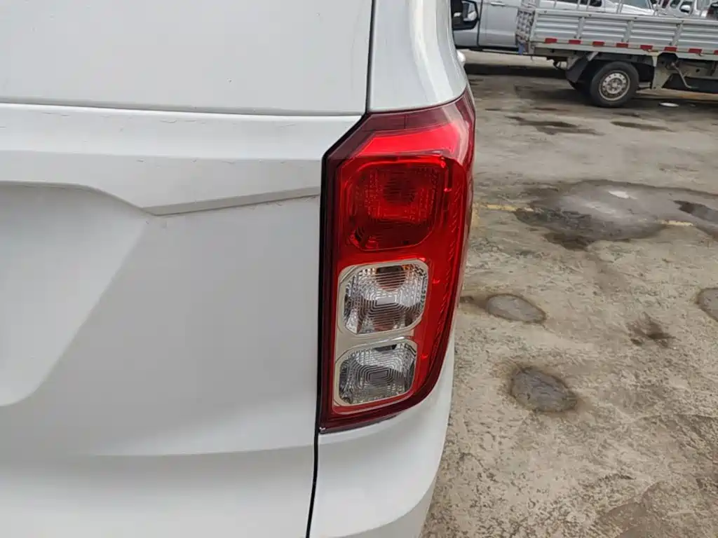Wuling Hongguang — миниатюра 8