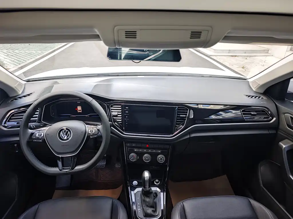 VOLKSWAGEN T ROC EXPLORING SONGS