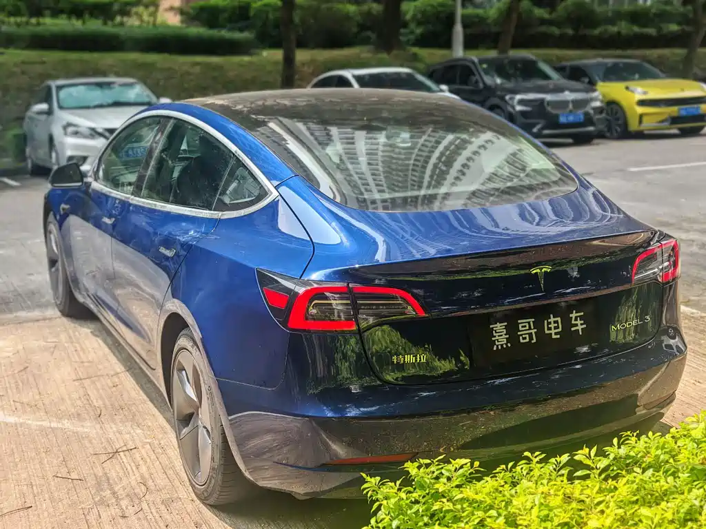 Tesla Model 3 — миниатюра 17