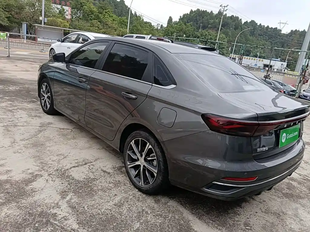Geely Emgrand — миниатюра 5