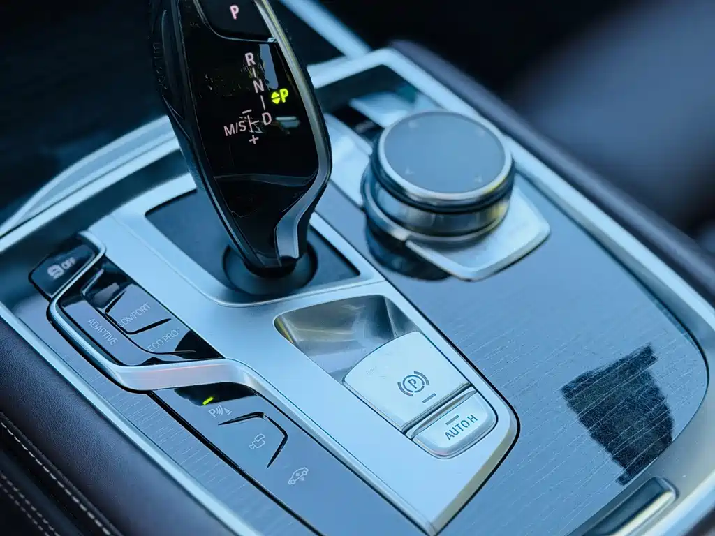 BMW 7 Series — миниатюра 9