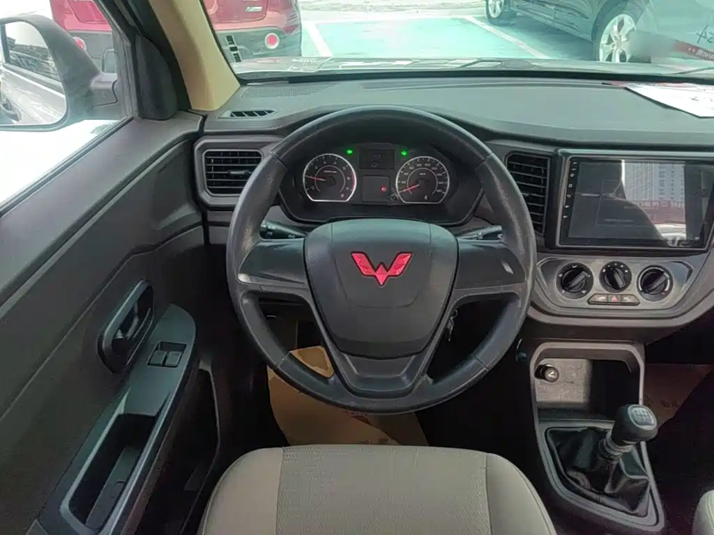 Wuling Hongguang V — миниатюра 11