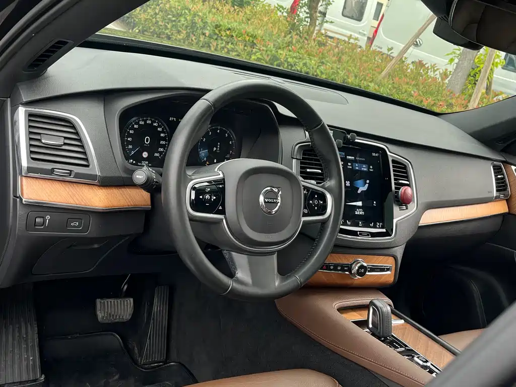 Volvo XC90 — миниатюра 12