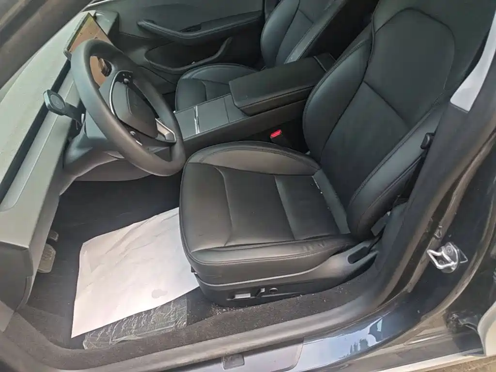 Tesla Model 3 — миниатюра 15