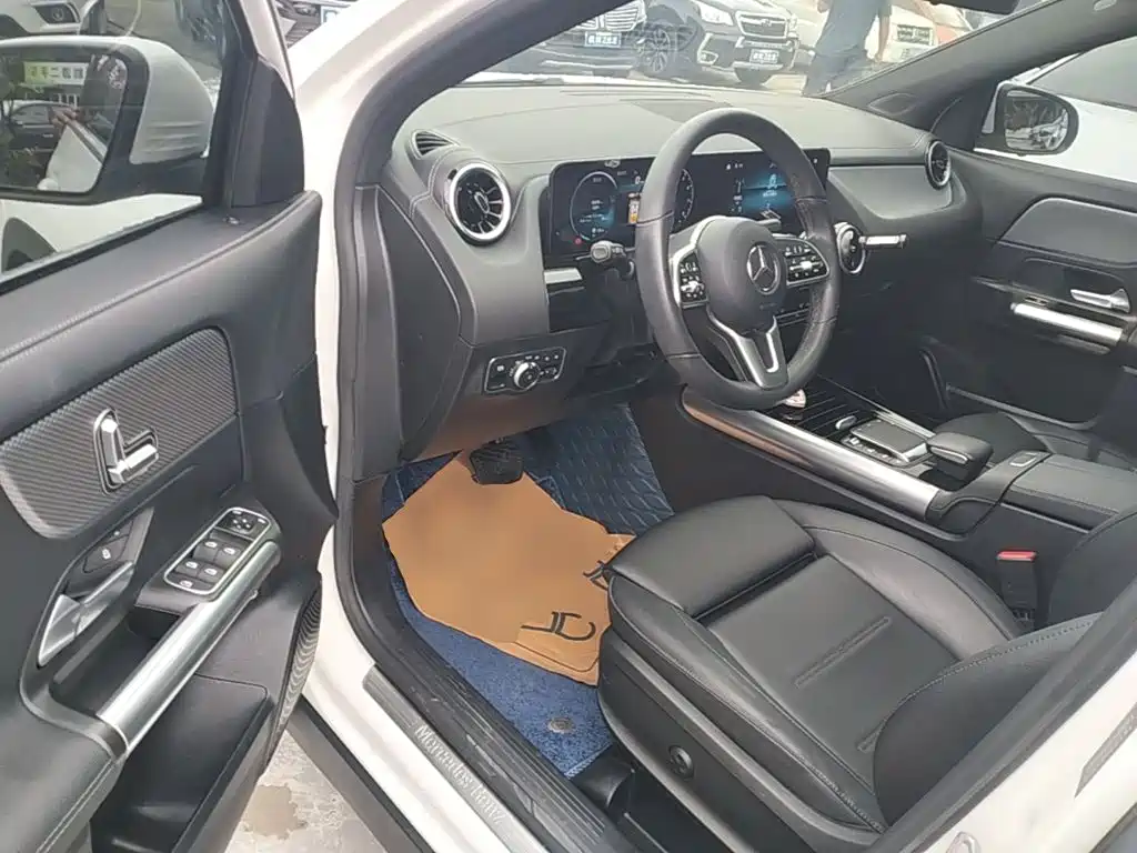 Mercedes-Benz GLA — миниатюра 16