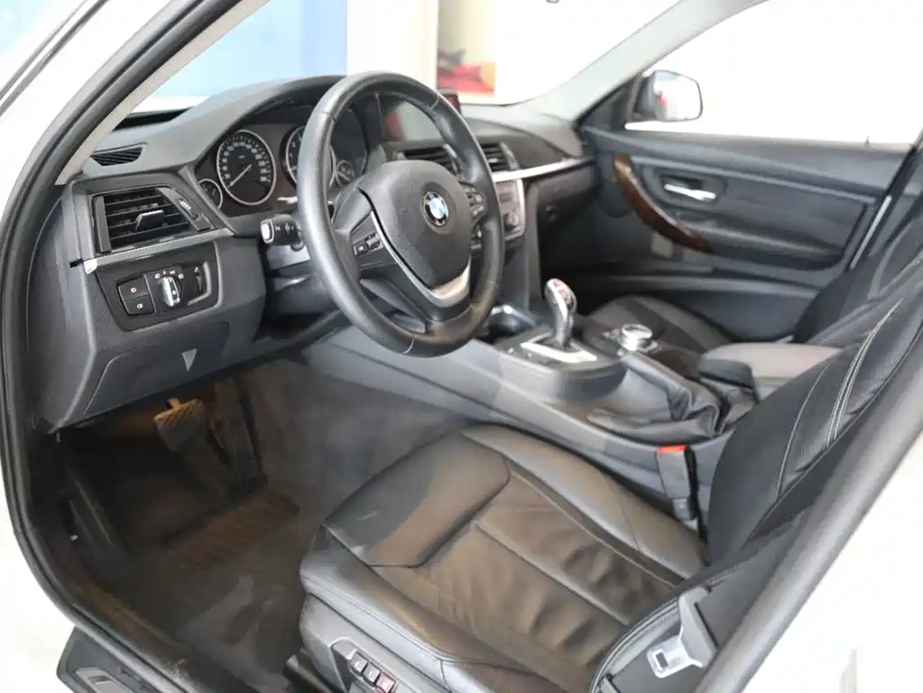BMW 3 Series — миниатюра 8