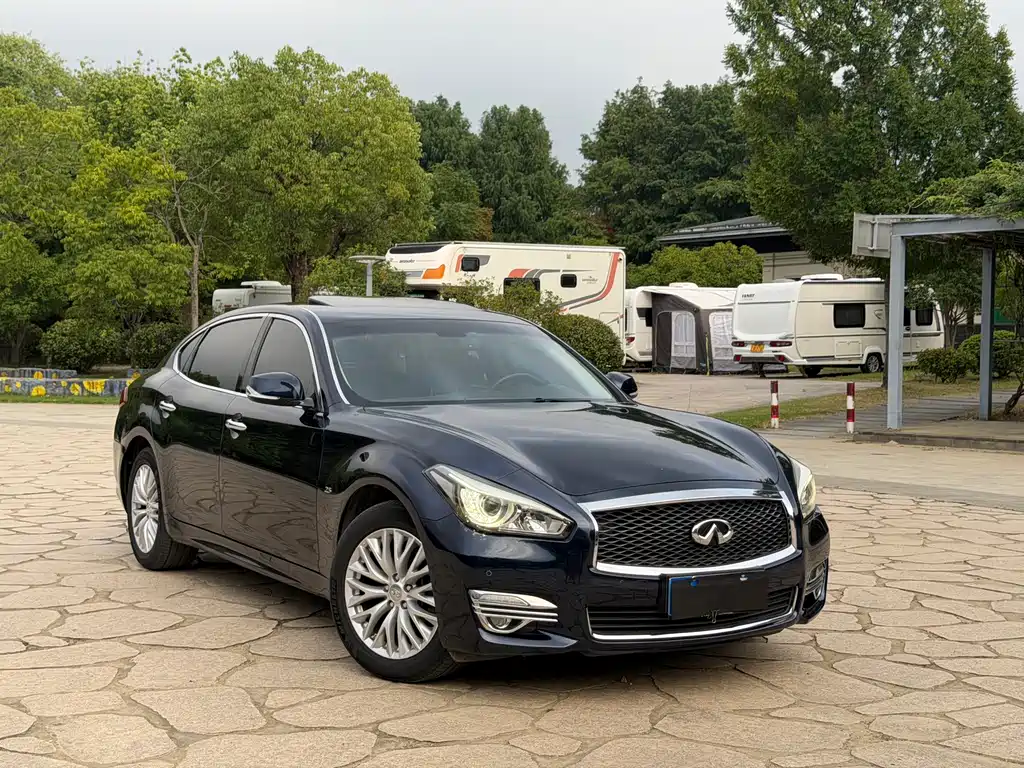 Infiniti Q70 — миниатюра 3