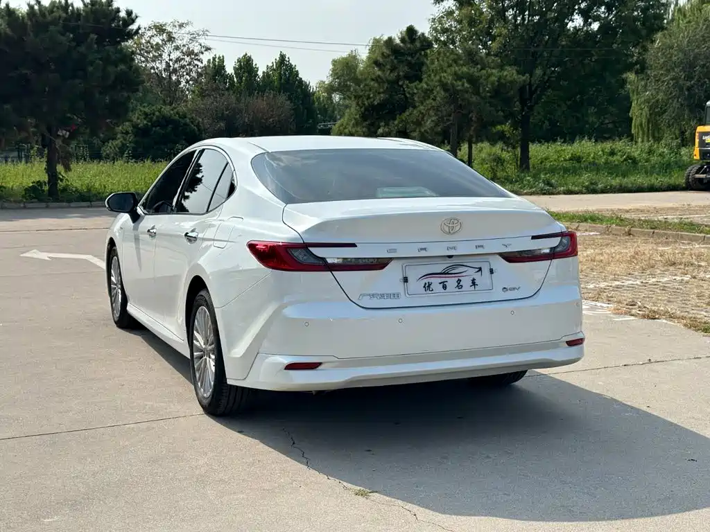 Toyota Camry — миниатюра 4