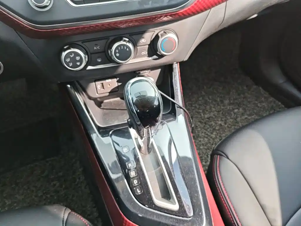 Nissan Bluebird — миниатюра 14