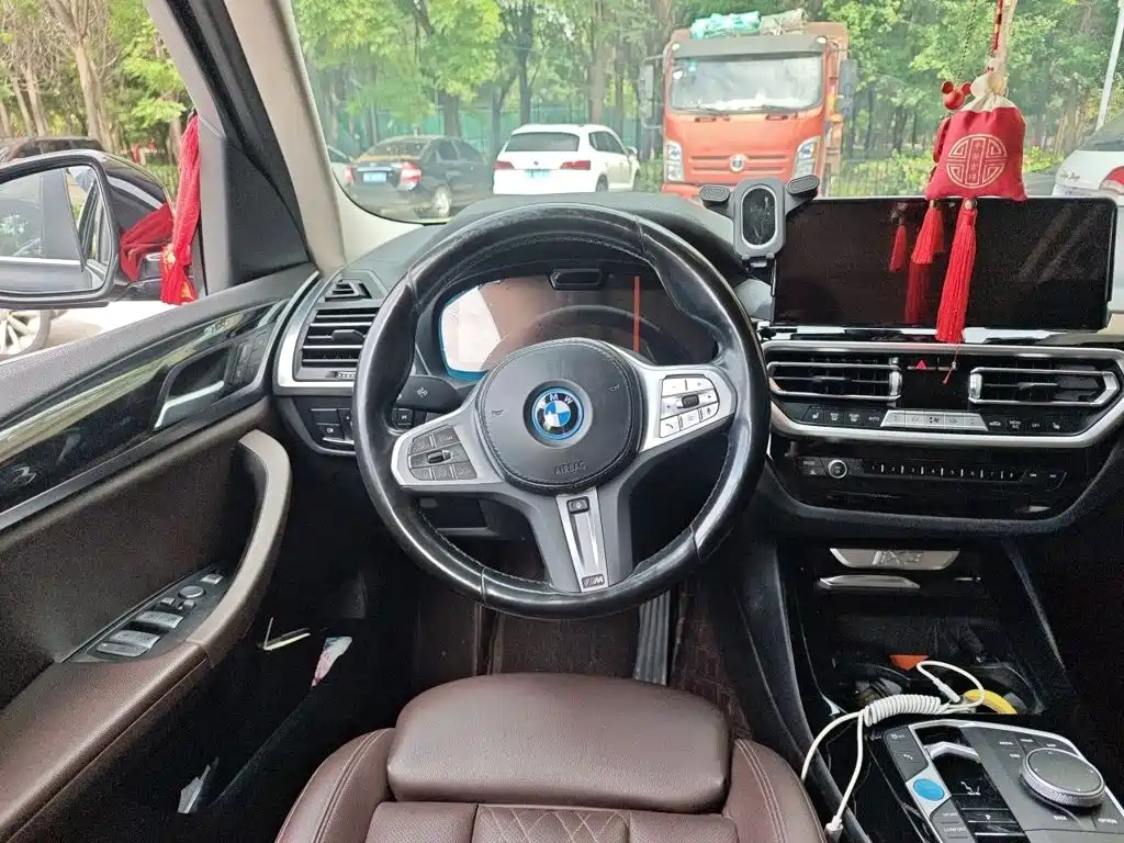 BMW iX3 — миниатюра 3