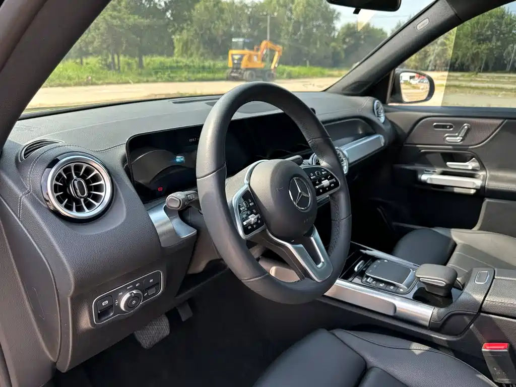 Mercedes-Benz GLB — миниатюра 15