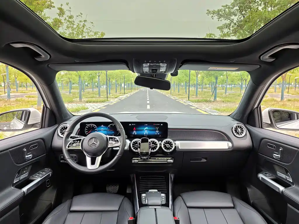 Mercedes-Benz EQB — миниатюра 15