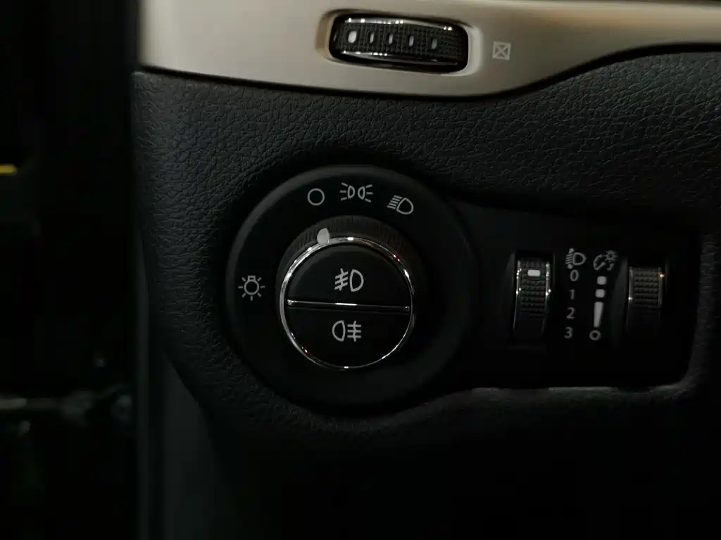 Jeep Cherokee — миниатюра 21