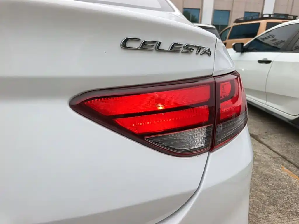 Hyundai Elantra — миниатюра 8