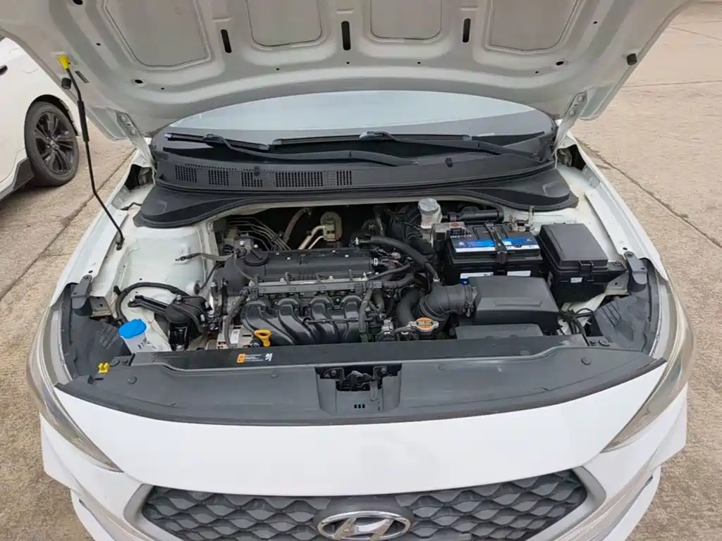 Hyundai Elantra — миниатюра 20