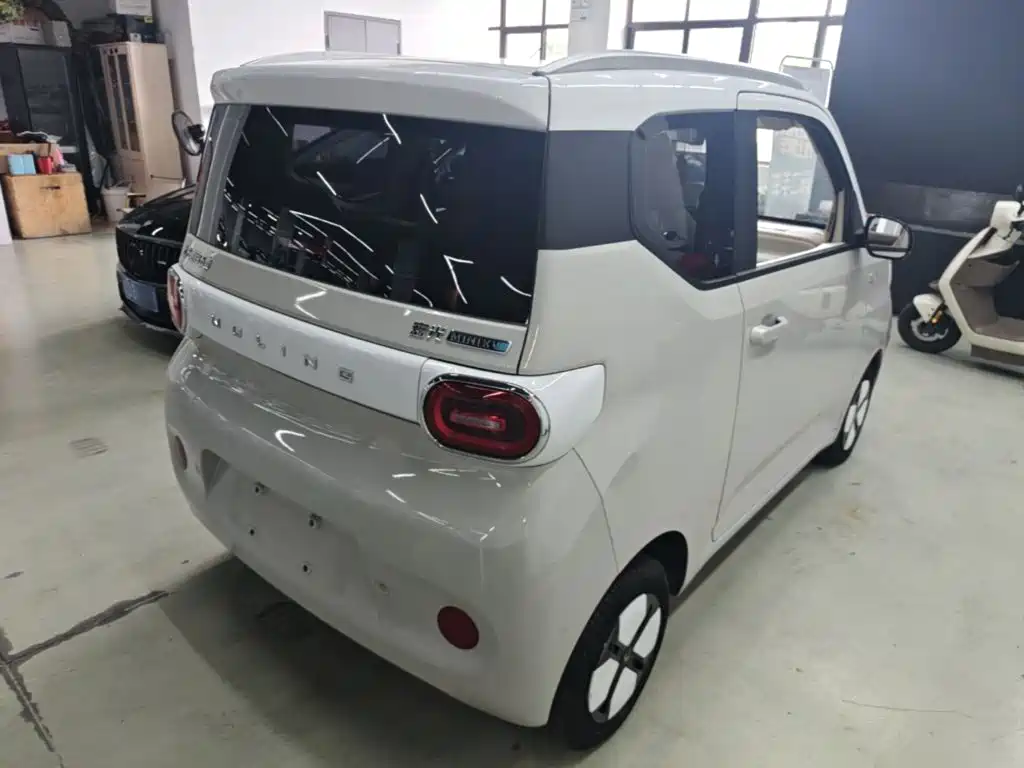 Wuling MINIEV — миниатюра 7