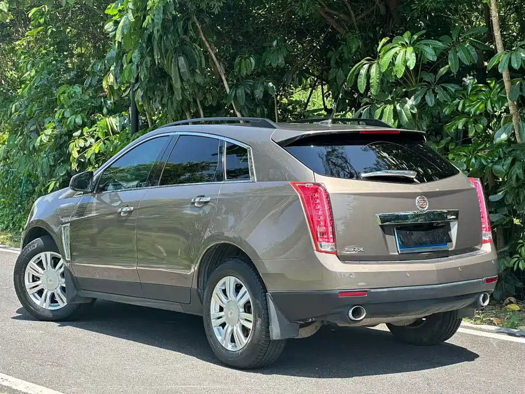Cadillac SRX — миниатюра 9