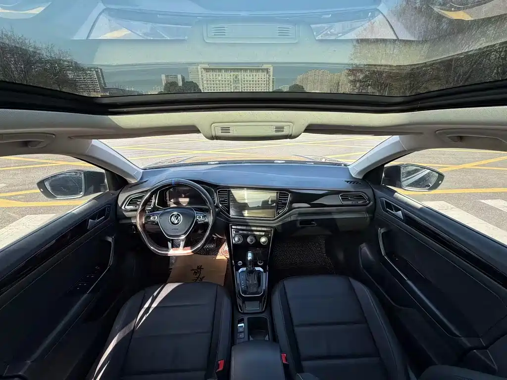 VOLKSWAGEN T ROC EXPLORING SONGS