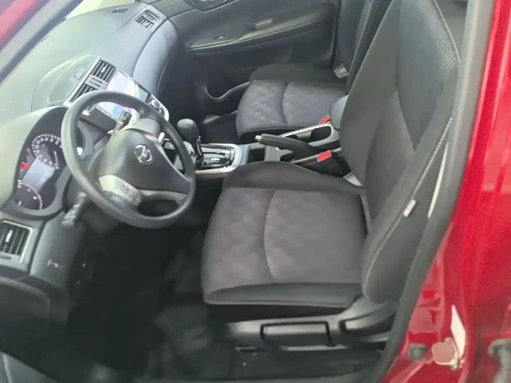Nissan Tiida — миниатюра 15