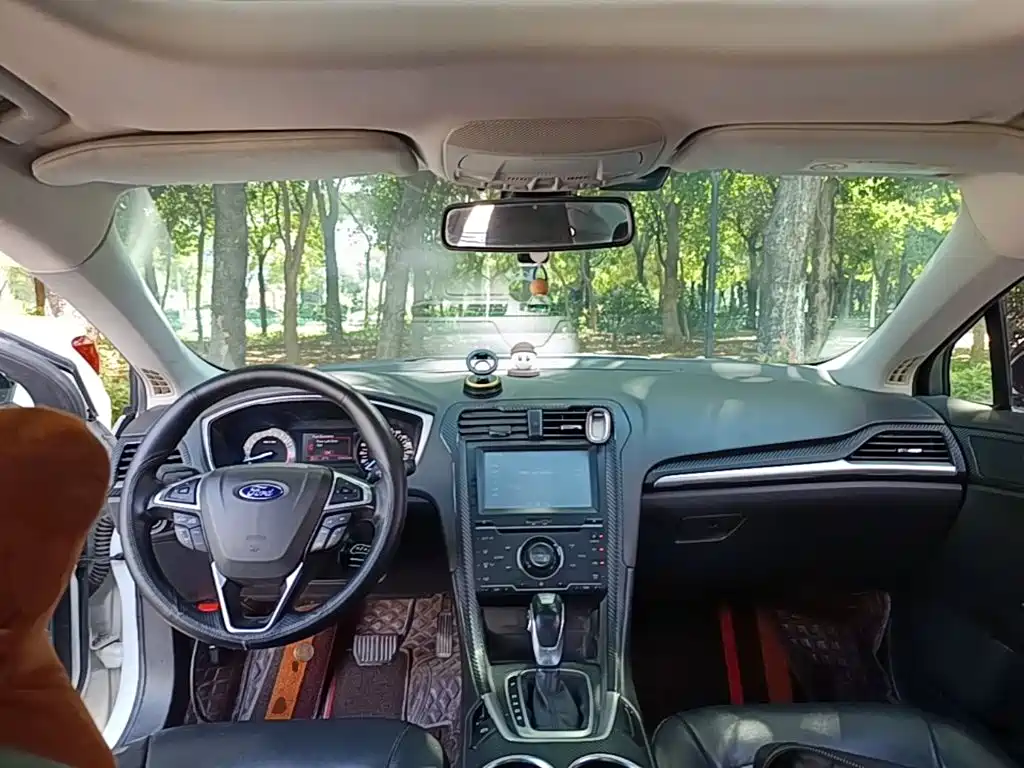 Ford Mondeo — миниатюра 10