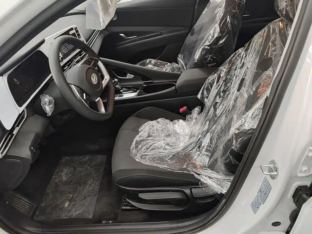 Hyundai Elantra — миниатюра 15